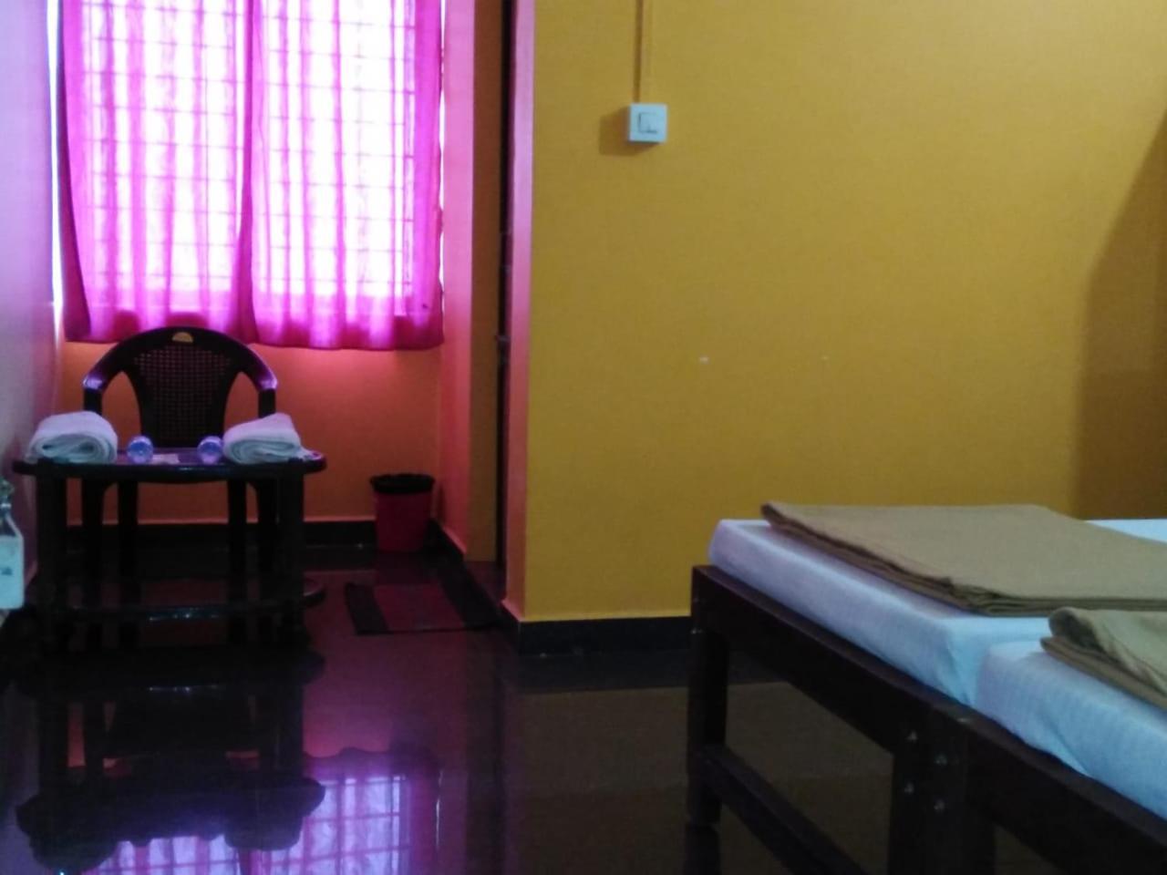 Shanthi Krishna Residency โกการ์นา ภายนอก รูปภาพ